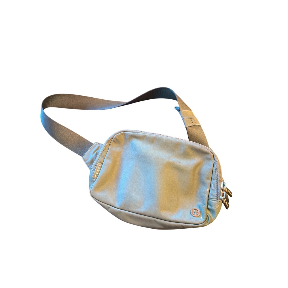 Lululemon Everywhere Belt Bag 1L Sage Green Nylon Crossbody Fanny Pack LU9811S